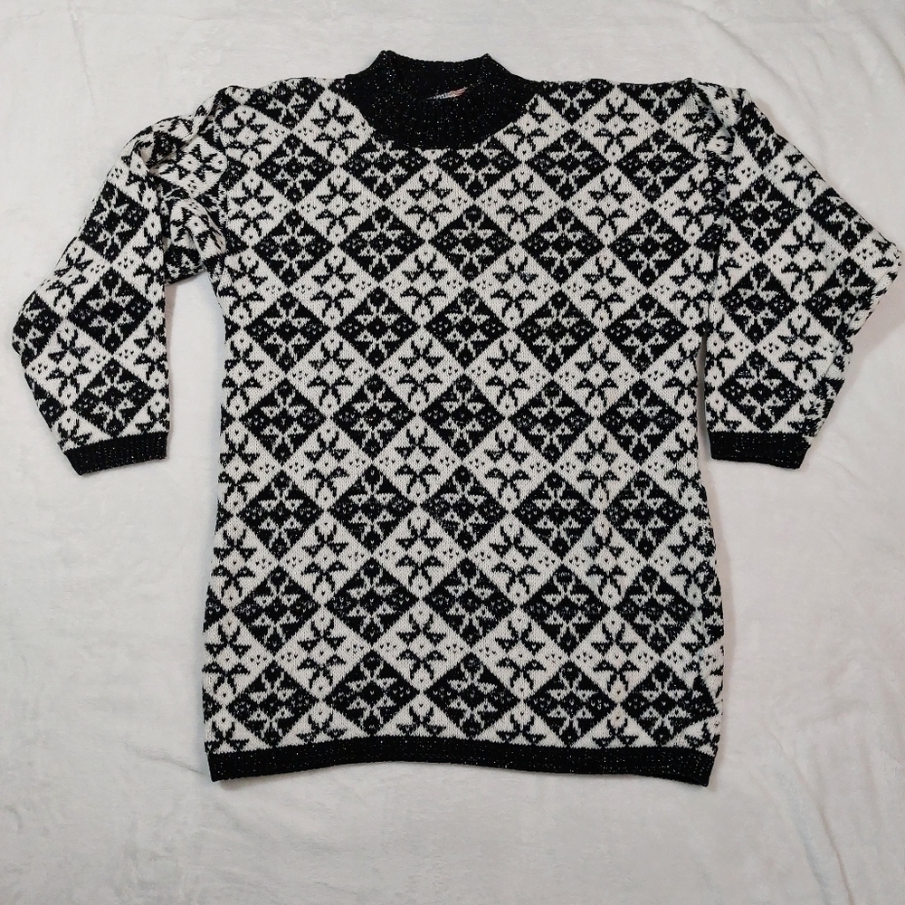 American Pride Vintage Metallic Thread Black and White Sweater Size Medium